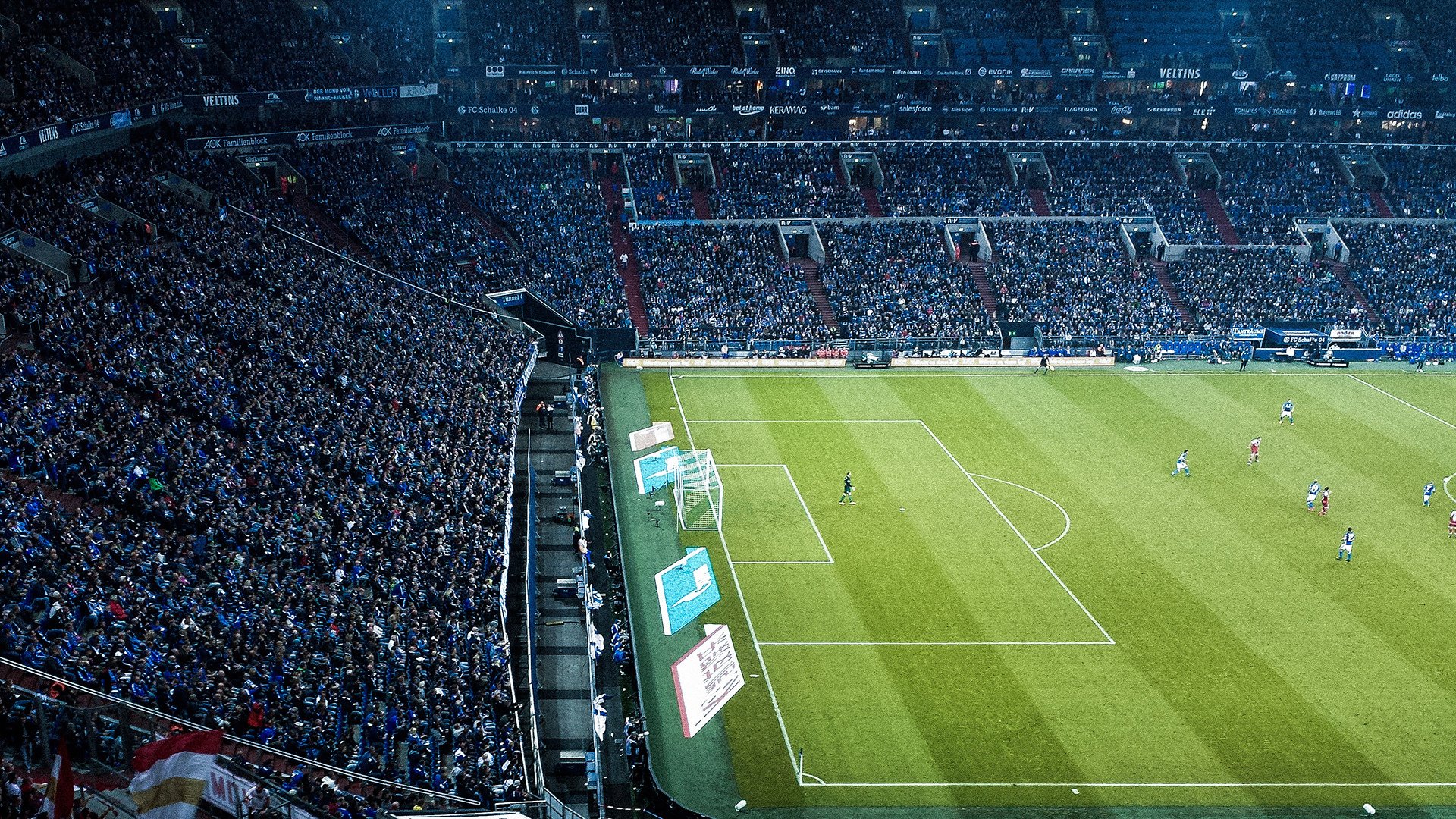 开云-年轻球员崭露头角，挑战老将地位，年轻球员身价排行